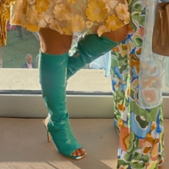 Green crocodile over the knee boots - Picture 3 of 5